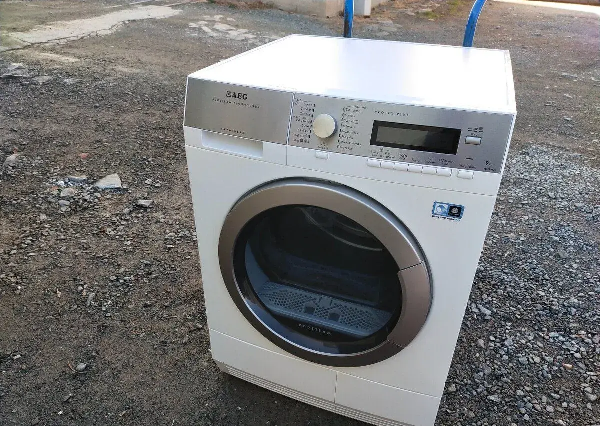 Dig.susicku s tep cerpadlem zn.AEG--9KG---DOVEZU---