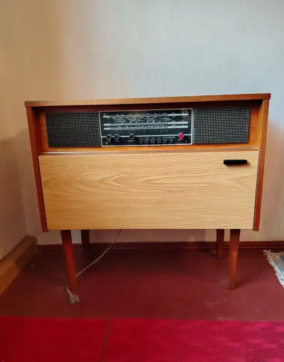Retro radio,gramofon