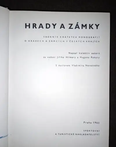 Kniha - Hrady a zámky , sborník krátkých monografií