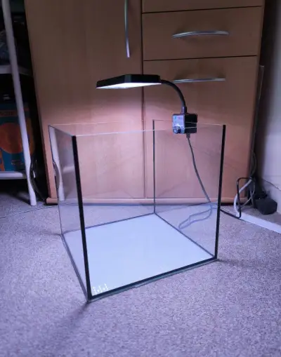 Set Akvarium 30x30x30cm 27L + Led osvětlení RS-S13 12W