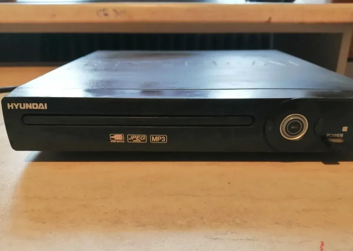 DVD přehrávač Hyundai DV2X 279 DU