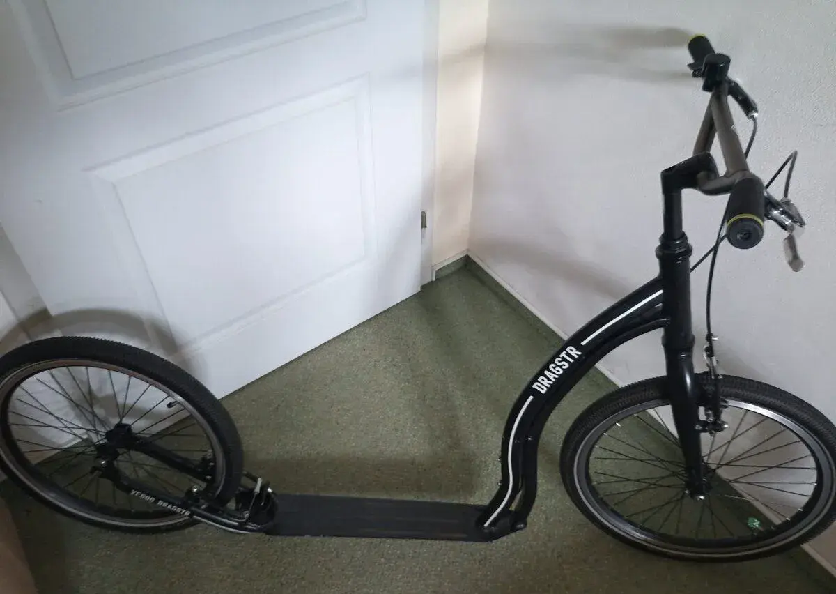 Koloběžka Yedoo Dragstr (20"/20")