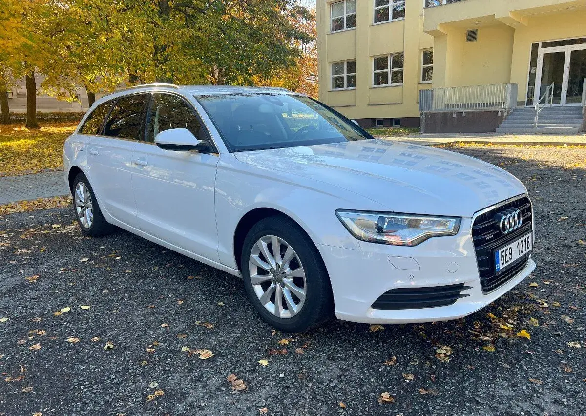 Audi A6 – 2012, 303 800 km