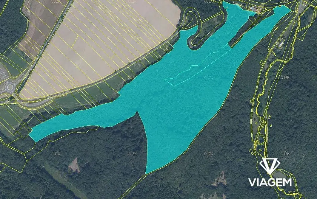 Les 175 603 m², Podíl 11 % o výměře 20 048 m²