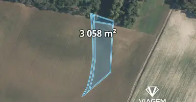 Pole 3 058 m²