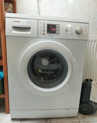 BOSCH Maxx 5 SLIM – výborný stav, plně funkční – 2 900 Kč