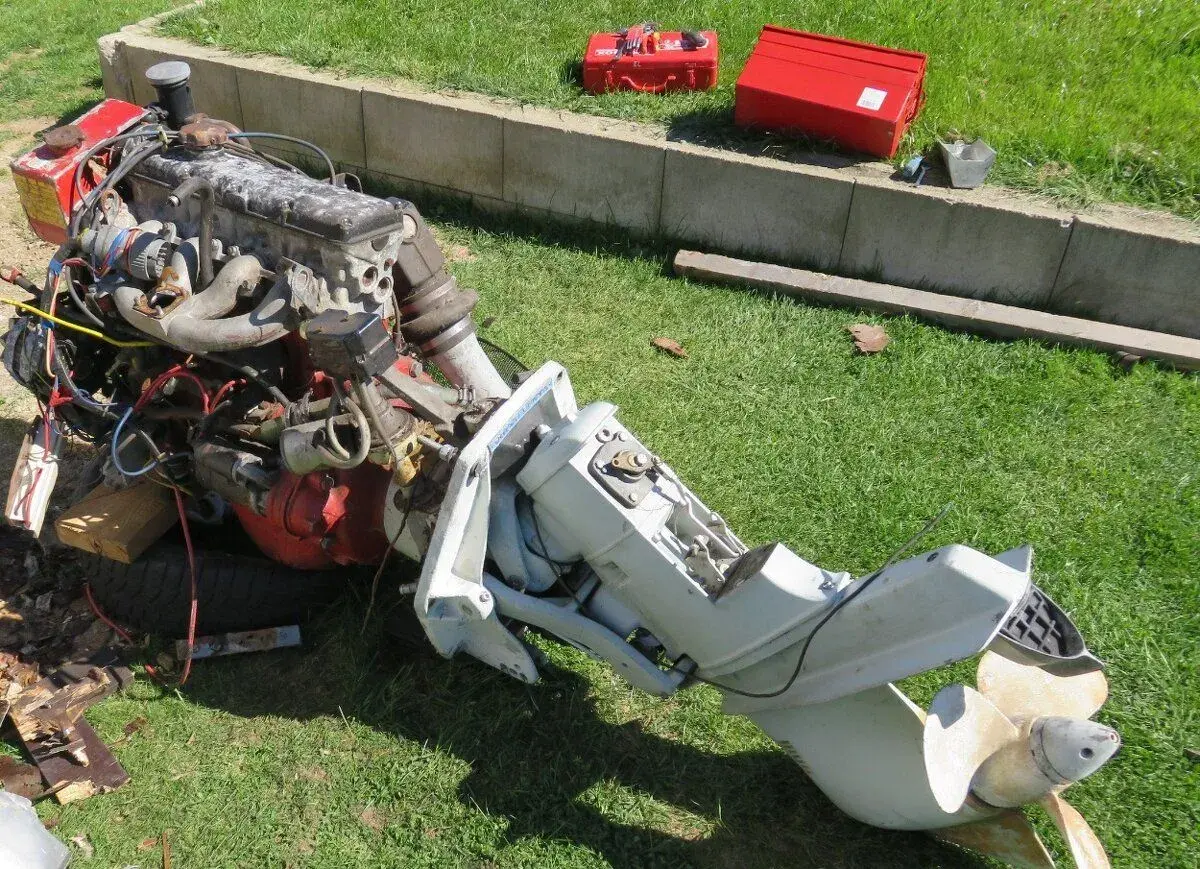Lodní motor Volvo Penta , -20.000,- Kč