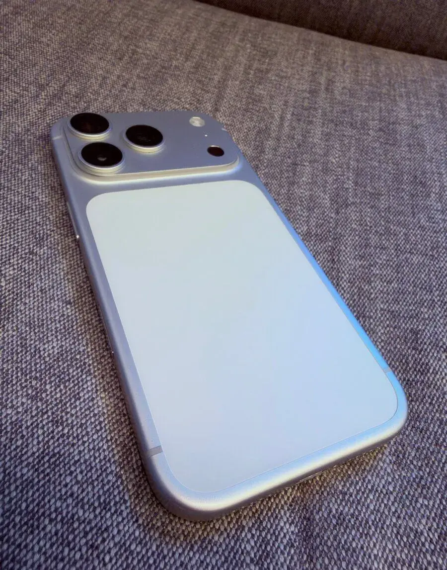 iPhone 17 Pro 256GB stříbrný