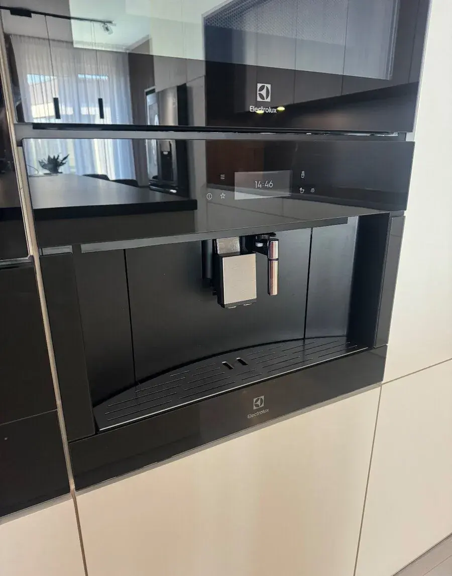 Vstavaný automatický kávovar Electrolux