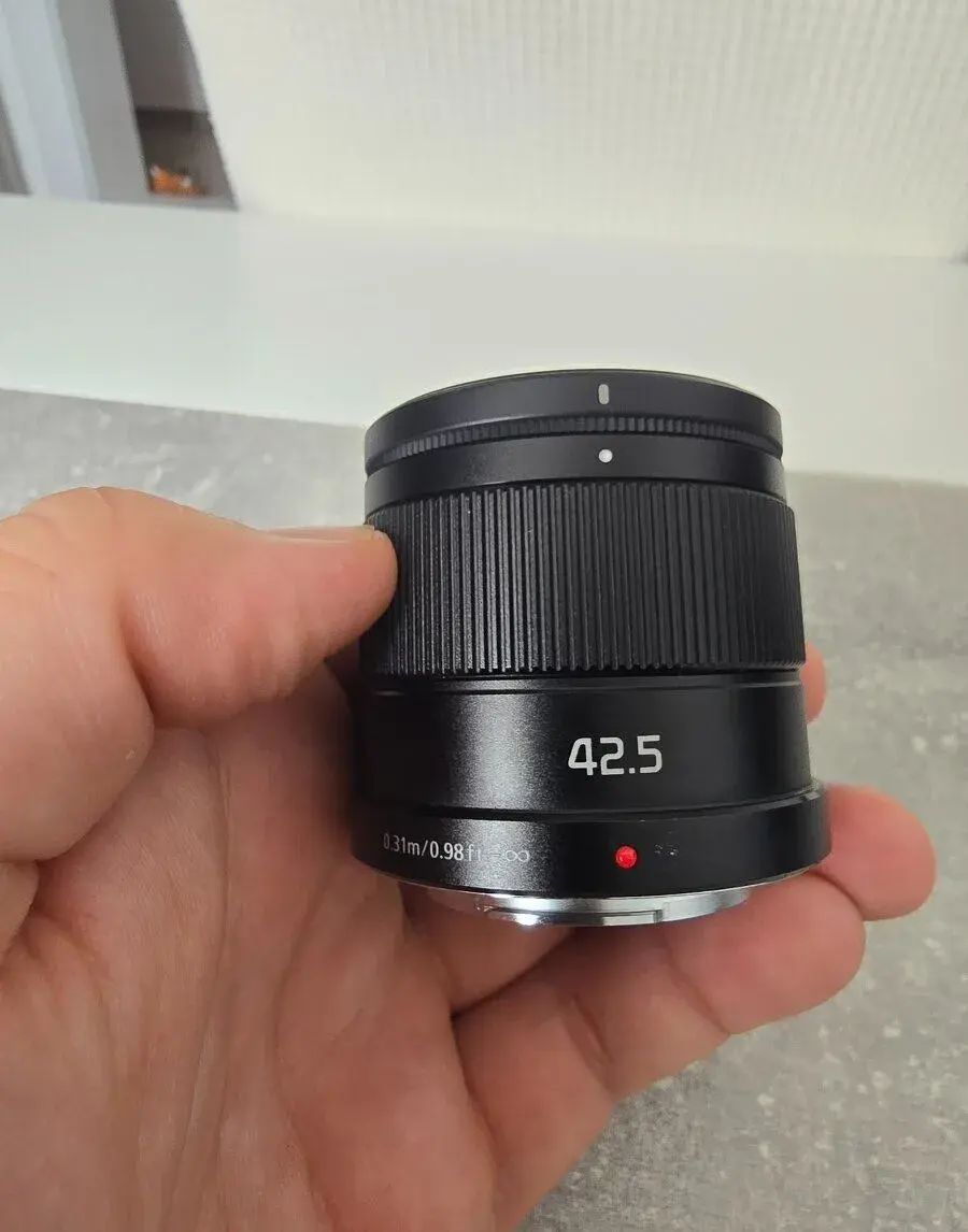 Panasonic Lumix 42,5 mm f/1.7 ASPH Power OIS černý