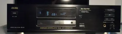 AKAI CD-37