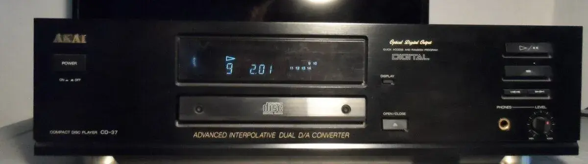 AKAI CD-37
