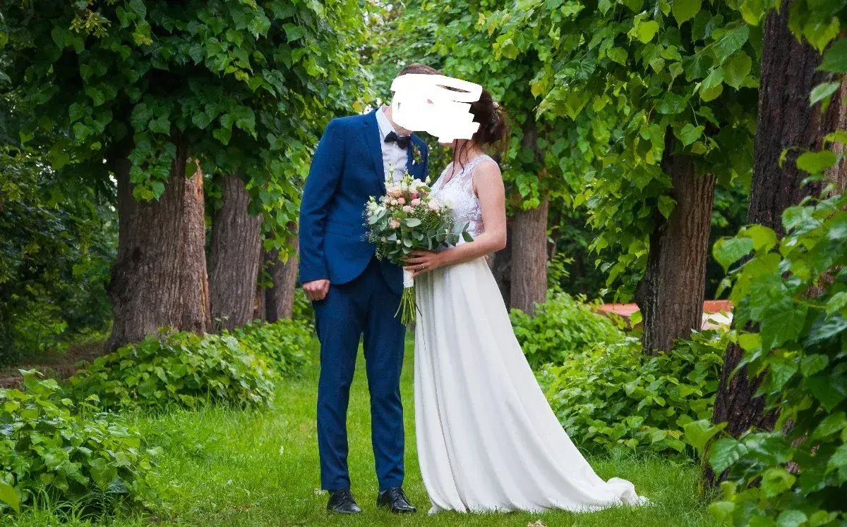 Svatební šaty