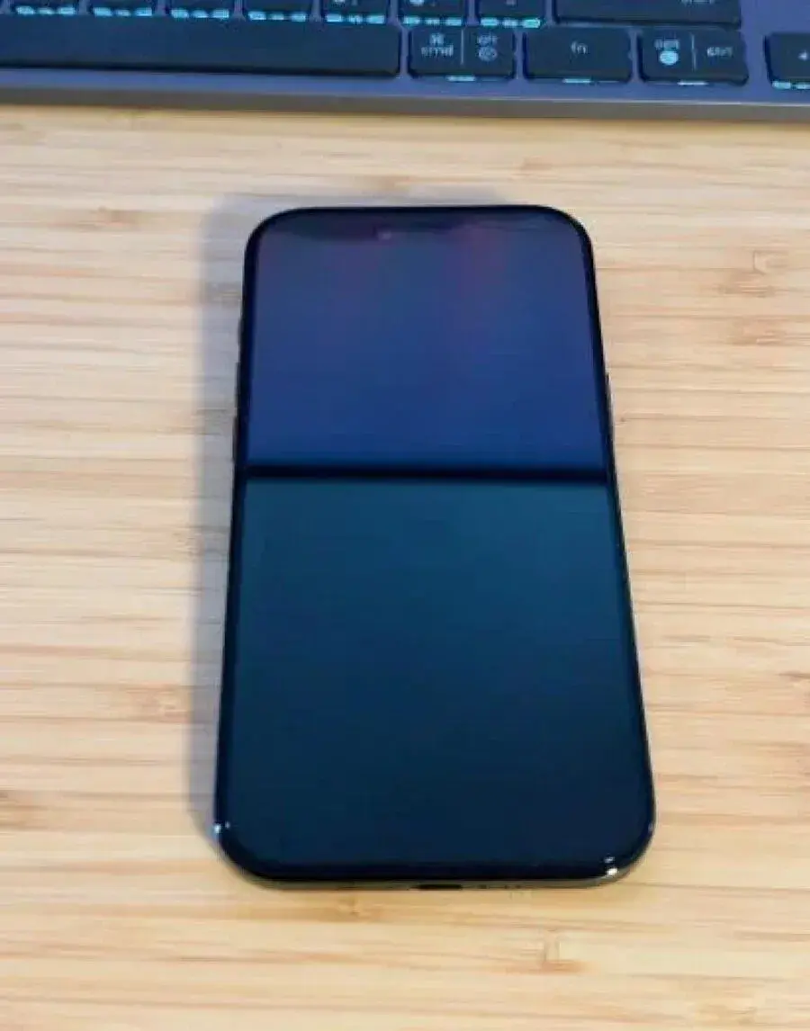 iPhone Air 1TB Space Black – Skvělý stav + MagSafe doplňky