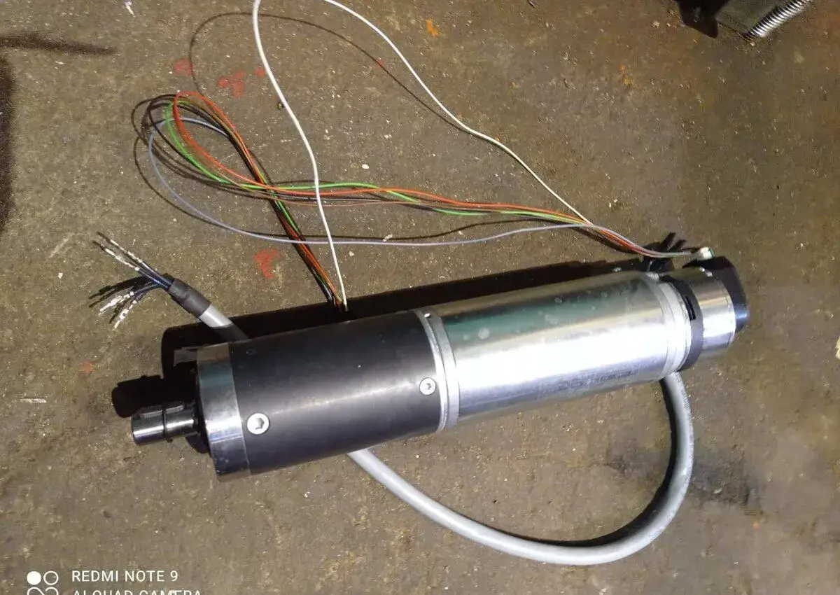 DC motor s planetovou převodovkou