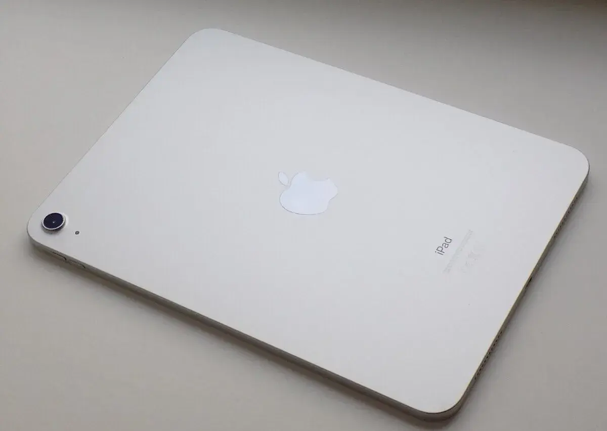 Apple iPad 10,9" (2022) 64GB Wi-Fi Stříbrný - ZÁRUKA -