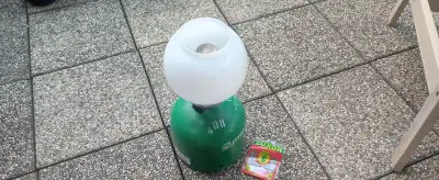 Lampa na propan-butan včetně nádoby