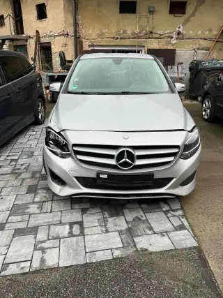 Mercedes-Benz B180 – 2015, 188 000 km