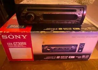 Sony CDX - GT30RN (komplet balení + faktura)