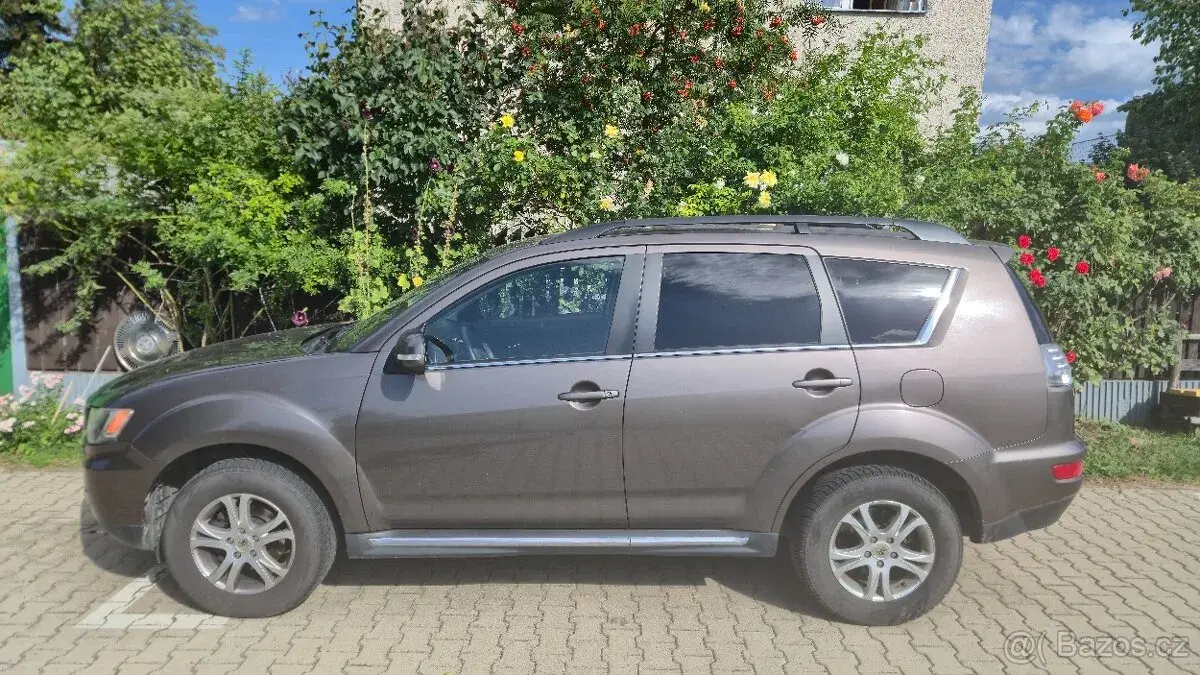 Mitsubishi Outlander – 2011