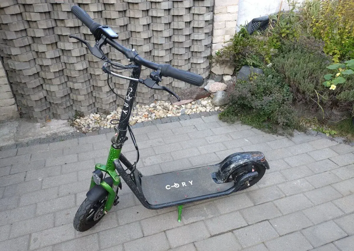 Elektrokoloběžka Cory Sprint