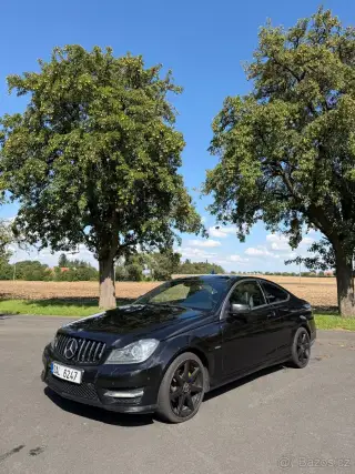Mercedes-Benz C – 2012, 242 000 km