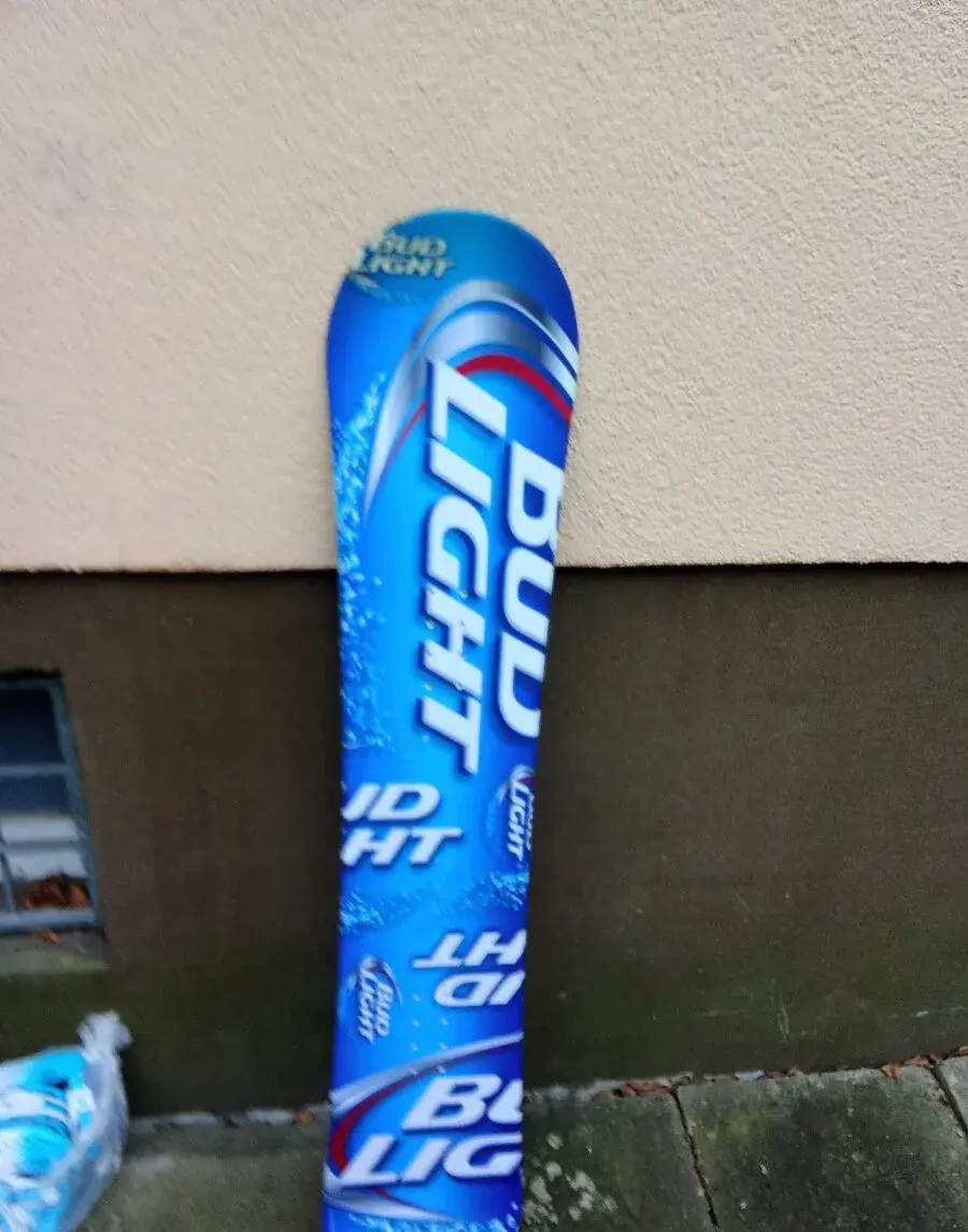 nový snowboard s vázáním 150 cm
