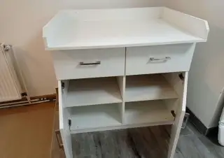Přebalovací pult s podložkou