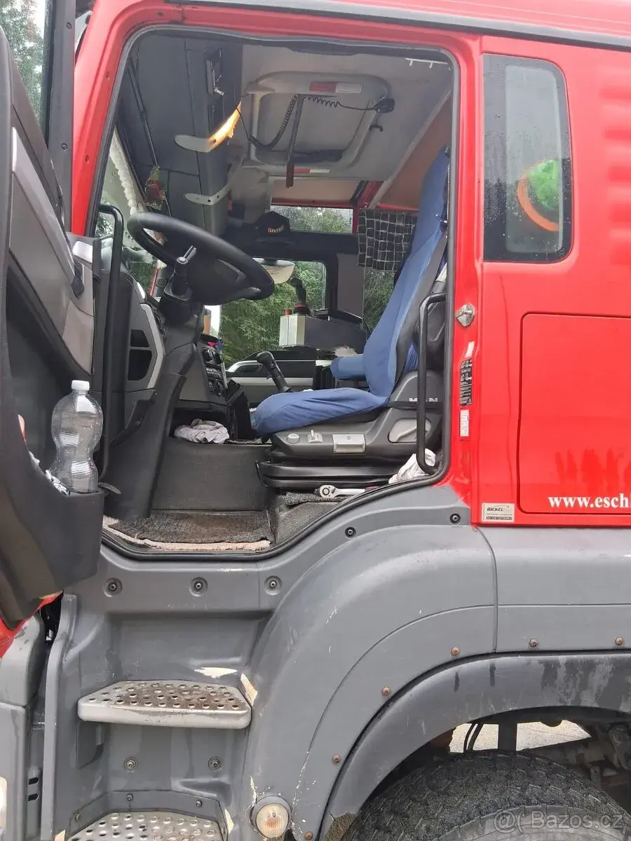 Mobilní štěpkovač Bobr 85 RBZ4 na podvozku MAN 8X8