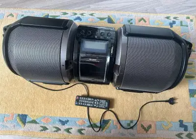Sharp GX-M10H-100W Boombox (top stav, použitý doma párkrát)