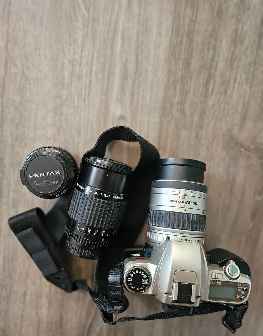 Kompletní analogový set Pentax MZ-6 + 3 objektivy
