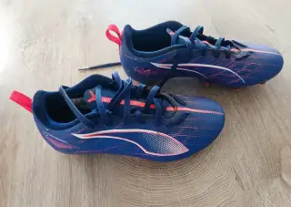 Dětské kopačky Puma vel. 33