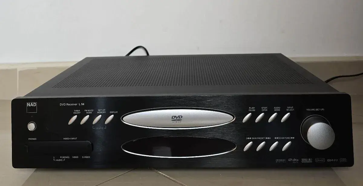 NAD L54 DVD Receiver / CD-DVD / Optika / Sub Out / FM radio