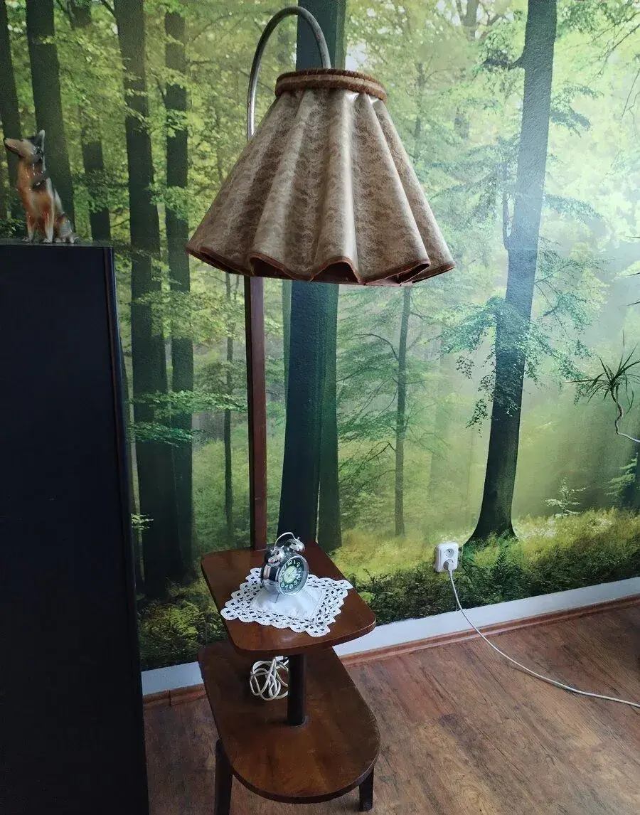 Předválečná lampa