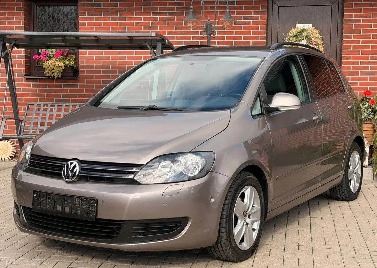 Volkswagen GOLF – 180 200 km