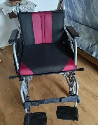 Invalidní vozík