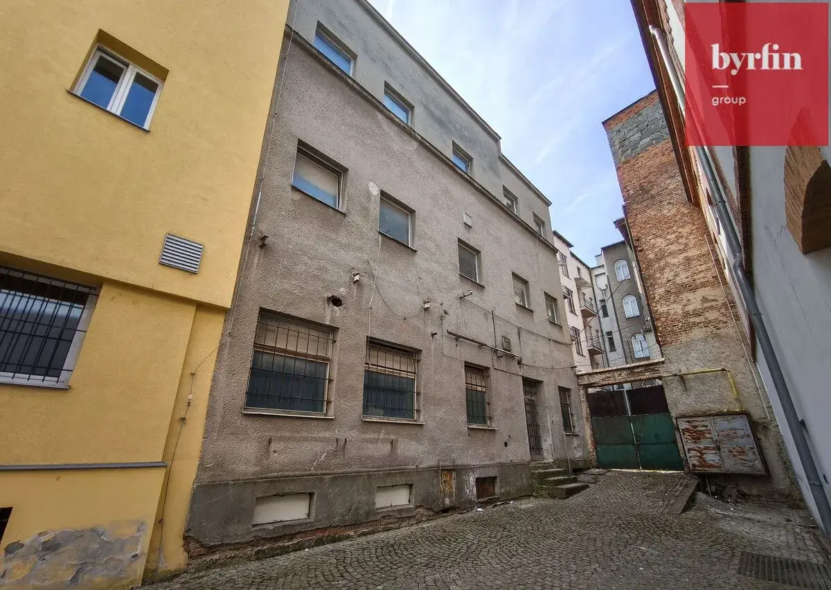 Investiční objekt ke konverzi v centru Opavy, u OC Breda