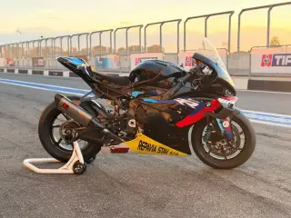 BMW M 1000 RR – IDM SPEC 2024 | Závodní motocykl