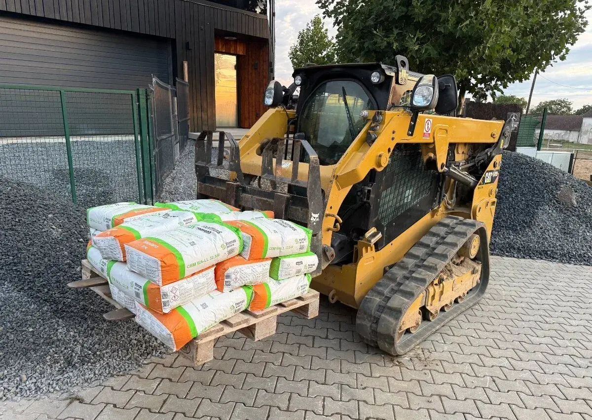 CAT 249d