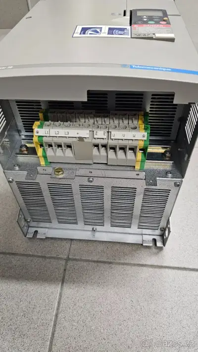 Frekvenční měnič 22kW