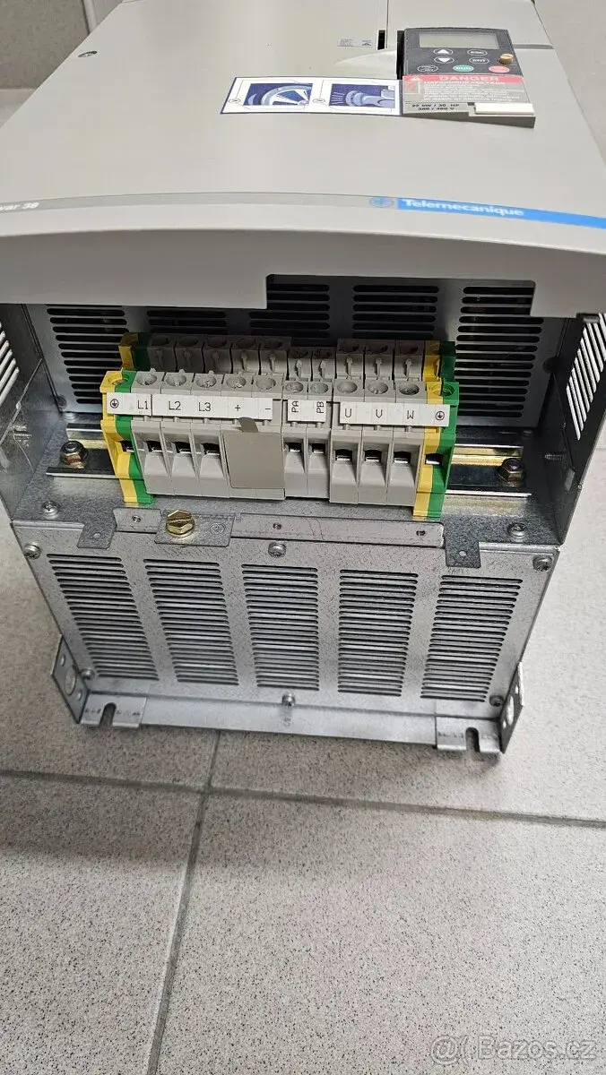Frekvenční měnič 22kW