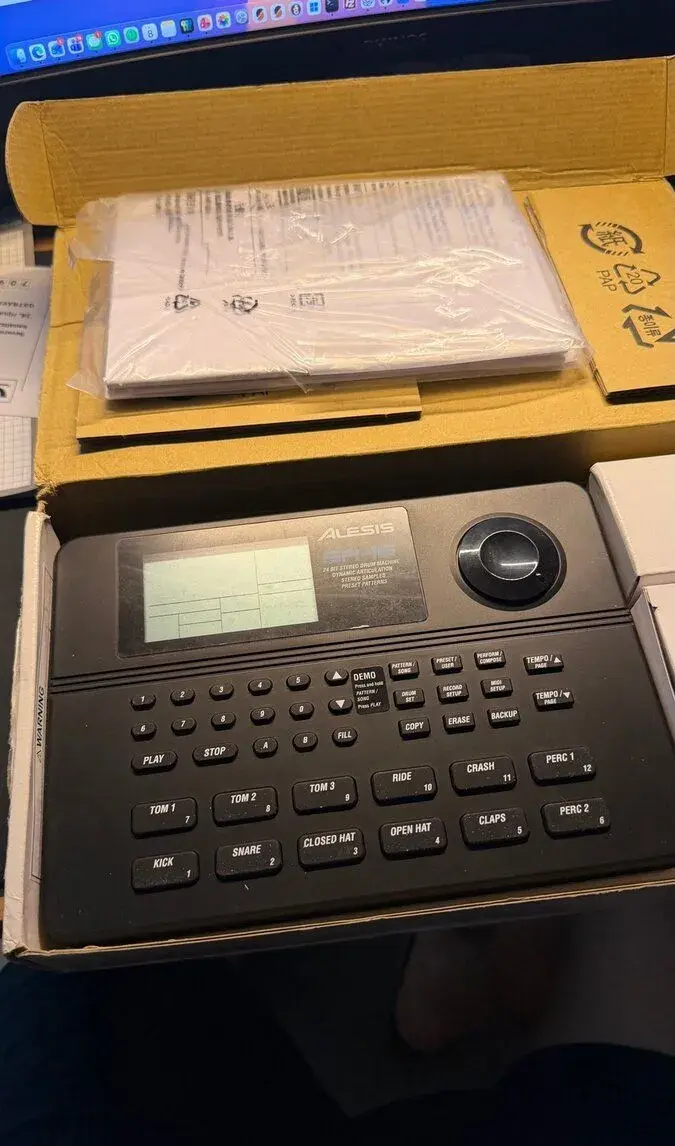 Bicí automat alesis sr 16