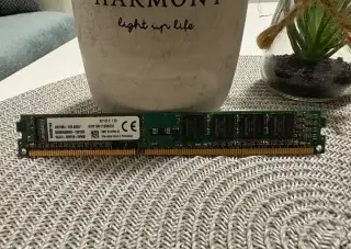 Kingston ValueRAM DDR3 4GB (1600MHz), CL11 (kvr16n11s8k2/8)
