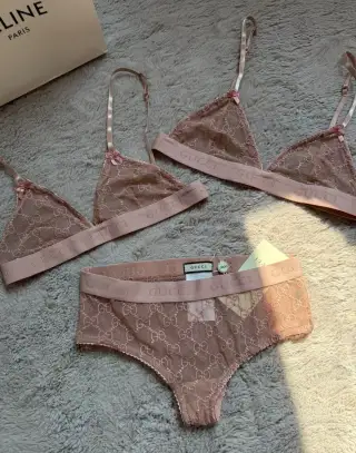 Růžové spodní prádlo Gucci