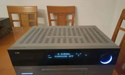 Pěkný receiver zesilovač-HARMAN- KARDON AVR 132