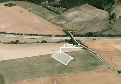 Pole 4 277 m²