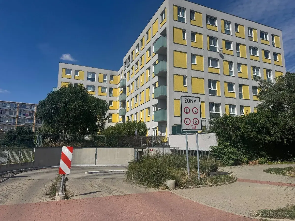 Pronájem garážového stání
