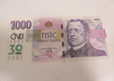 1000 KORUN 2023 UNC S PŘÍTISKEM SÉRIE R86 001513 Hezké číslo