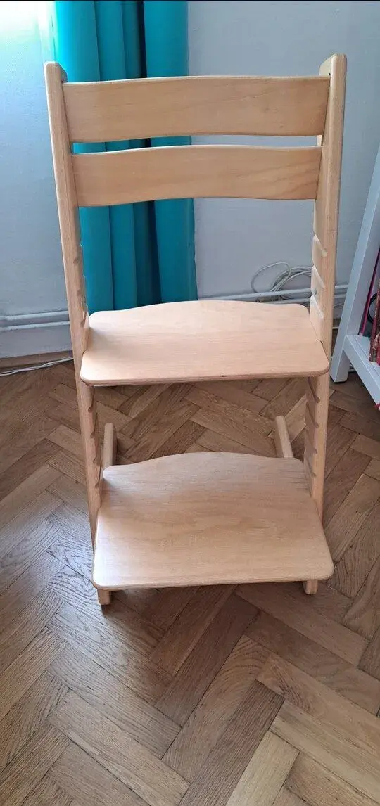 Rostoucí židle