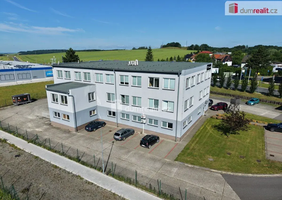 Prodej výrobně-administrativního areálu 1 592 m², pozemek 4